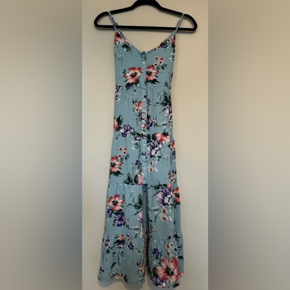 Maxi dress perfect for showers, weddings, birthdays and more - Picture 1 of 4